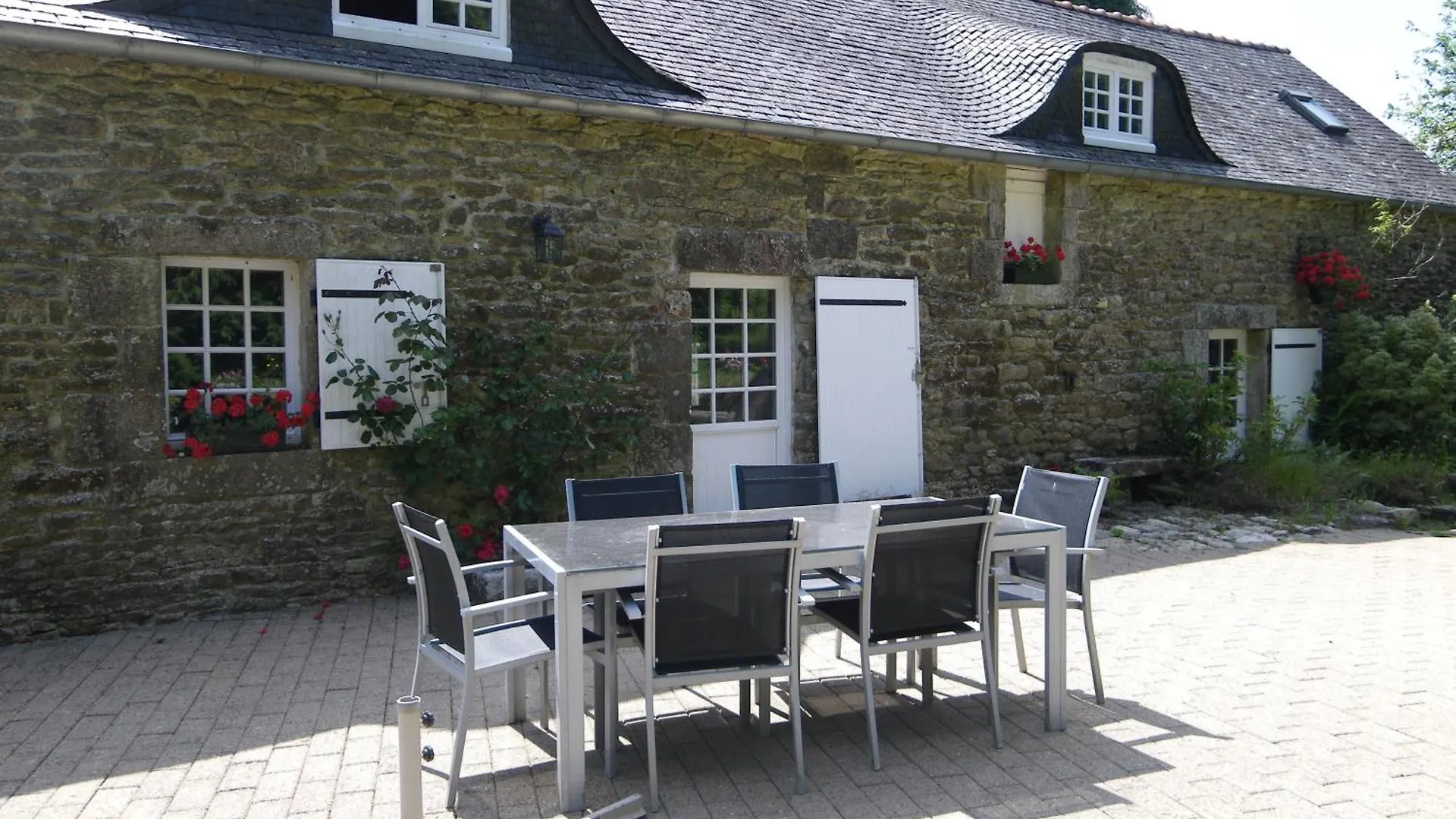 Moulin De Kerstrat Villa Brennilis