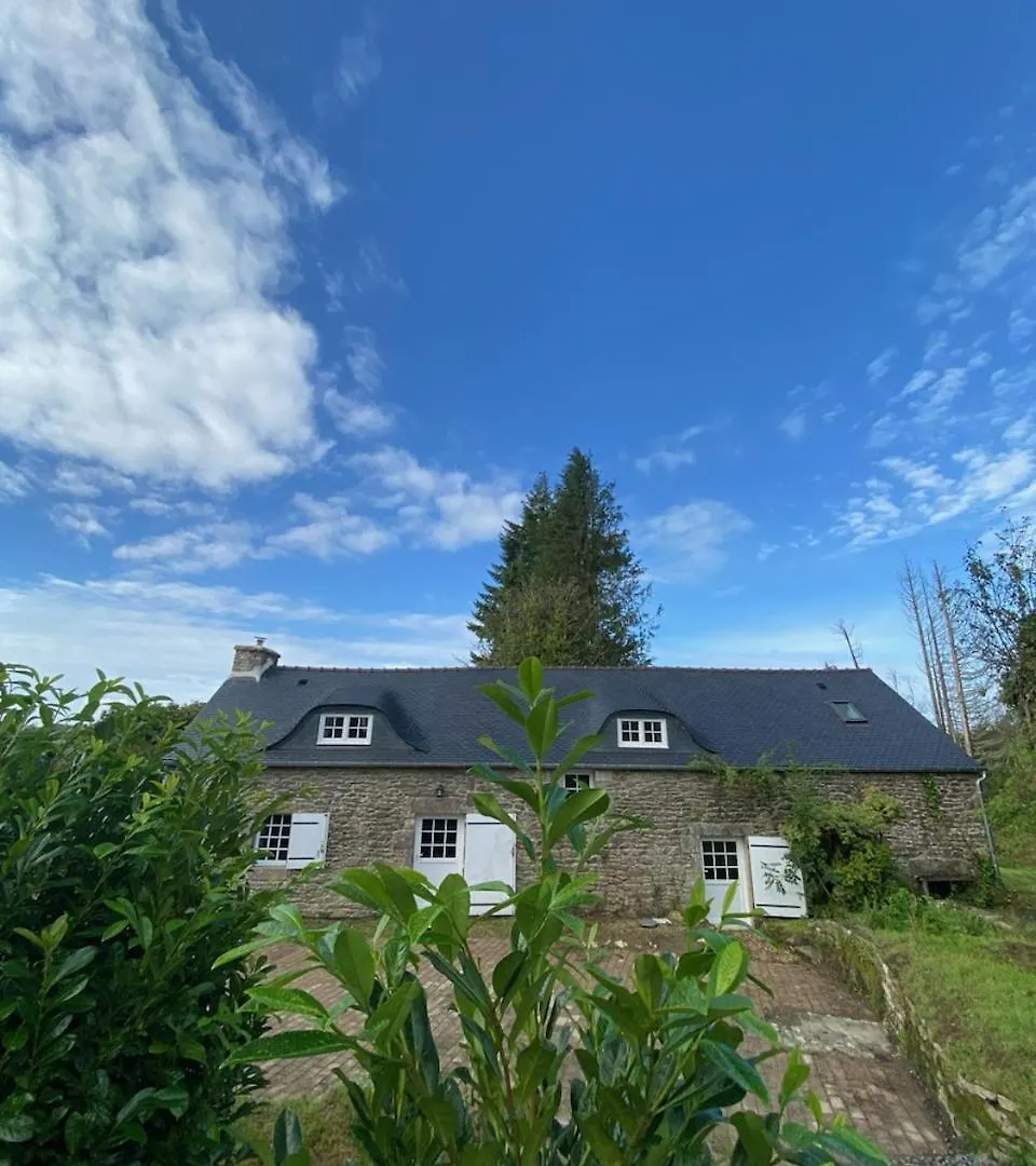 Holiday home Moulin De Kerstrat Villa Brennilis